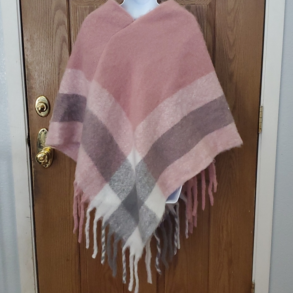 Poncho - Picture 2 of 3